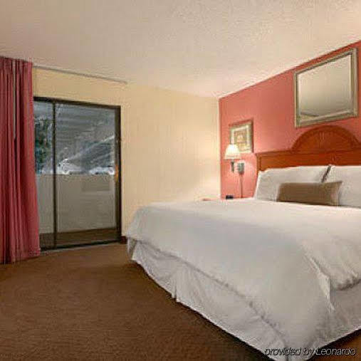 Plaza Hotel And Suites Pine Bluff Pokoj fotografie